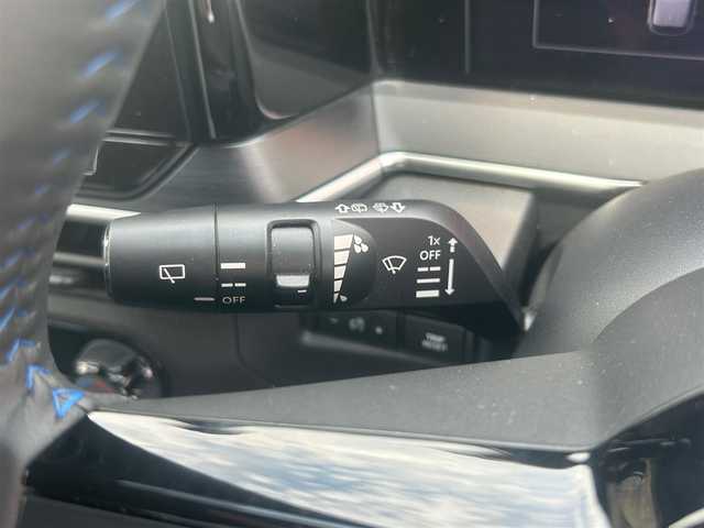 日産 ノート オーテック 大阪府 2021(令3)年 1.6万km ピュアホワイトパール / スーパーブラック 2トーン 純正9インチコネクトナビ/・フルセグTV/Bluetooth/USB/インテリジェントアラウンドビューモニター/インテリジェントルームミラー/ブラインドスポットモニター/プロパイロット/AUTECHエアロ/全方位運転支援システム/・インテリジェントエマージェンシーブレーキ/・踏み間違え防止アシスト/・標識認識機能/・車線逸脱警報/・車線逸脱防止支援システム/前席シートヒーター/純正16インチアルミホイール/レザーシート/LEDオートヘッドライト/プッシュスタート/スマートキー×2/ETC/横滑り防止装置/コーナーセンサー/ワイヤレス充電/100V電源/ドライブレコーダー