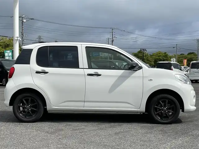 トヨタ パッソ X 道央・札幌 2017(平29)年 3.7万km ホワイト ４WD/寒冷地仕様/社外ディスプレイオーディオ/CD/DVD/BT/横滑り防止装置/ETC/ドライブレコーダー/アイドリングストップ/ワイパーデアイサー/D席シートヒーター/リモコンキー/LEDヘッドライト/ヘッドライトレベライザー/電動格納ミラー/純正フロアマット/スペアキー