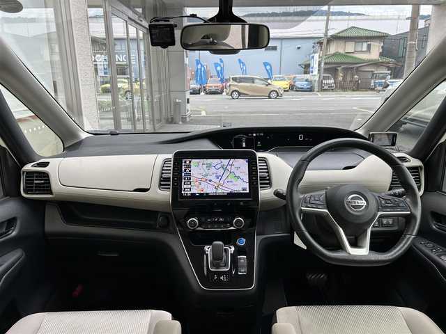日産 セレナ e－パワー ハイウェイスター V 大阪府 2020(令2)年 7.2万km ブリリアントホワイトパール １オーナー/純正１０インチナビ/（フルセグ／ＢＴ／ＣＤ／ＤＶＤ）/プロパイロット/チャージモード/バックカメラ/衝突被害軽減システム/横滑り防止装置/ハンドルヒーター/前席シートヒーター/3列シート/両側パワースライドドア/前後コーナーセンサー/保証書/取扱説明書/ＥＴＣ