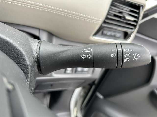 日産 セレナ e－パワー ハイウェイスター V 大阪府 2020(令2)年 7.2万km ブリリアントホワイトパール １オーナー/純正１０インチナビ/（フルセグ／ＢＴ／ＣＤ／ＤＶＤ）/プロパイロット/チャージモード/バックカメラ/衝突被害軽減システム/横滑り防止装置/ハンドルヒーター/前席シートヒーター/3列シート/両側パワースライドドア/前後コーナーセンサー/保証書/取扱説明書/ＥＴＣ