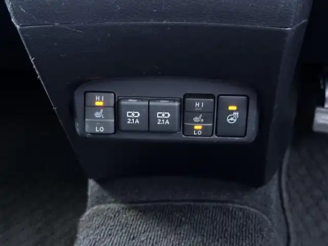 トヨタ シエンタ ファンベースG セーフティED 宮城県 2021(令3)年 2.6万km ブラックマイカ LEDランプパッケージ/・オートレベリング機能付LEDヘッドランプ/・オートライト/・LEDフロントフォグランプ/・レッド加飾付クリアレンズLEDリアコンビネーションランプ/＝＝＝/セーフティセンス/・プリクラッシュセーフティ/・レーンディパーチャーアラート/・オートマチックハイビーム/先行車発進告知機能/インテリジェントクリアランスソナー/純正ナビ（NSZT-W68T）/・CD/DVD/・Bluetooth/・フルセグTV/パノラミックビューモニター/ビルトインETC/両側パワースライドドア/ハーフレザーシート/シートヒーター/ステアリングヒーター/革巻きステアリング/ステアリングスイッチ/スマートキー＆プッシュスタート/電動格納ミラー/純正ドアバイザー/純正フロアマット/Wエアバッグ