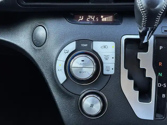 トヨタ シエンタ ファンベースG セーフティED 宮城県 2021(令3)年 2.6万km ブラックマイカ LEDランプパッケージ/・オートレベリング機能付LEDヘッドランプ/・オートライト/・LEDフロントフォグランプ/・レッド加飾付クリアレンズLEDリアコンビネーションランプ/＝＝＝/セーフティセンス/・プリクラッシュセーフティ/・レーンディパーチャーアラート/・オートマチックハイビーム/先行車発進告知機能/インテリジェントクリアランスソナー/純正ナビ（NSZT-W68T）/・CD/DVD/・Bluetooth/・フルセグTV/パノラミックビューモニター/ビルトインETC/両側パワースライドドア/ハーフレザーシート/シートヒーター/ステアリングヒーター/革巻きステアリング/ステアリングスイッチ/スマートキー＆プッシュスタート/電動格納ミラー/純正ドアバイザー/純正フロアマット/Wエアバッグ