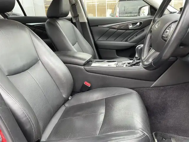 日産 スカイライン ハイブリッド 350GT Type P 石川県 2014(平26)年 6.4万km ラディアントレッド 純正メモリーナビ/フルセグTV/アラウンドビューモニター/LEDヘッドライト/ETC/黒革シート/シートヒーター/インテリキー/プッシュスタート/レーダークルーズ/衝突軽減ブレーキ/純正アルミホイール/保証書