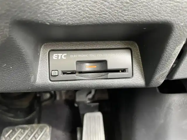 日産 スカイライン ハイブリッド 350GT Type P 石川県 2014(平26)年 6.4万km ラディアントレッド 純正メモリーナビ/フルセグTV/アラウンドビューモニター/LEDヘッドライト/ETC/黒革シート/シートヒーター/インテリキー/プッシュスタート/レーダークルーズ/衝突軽減ブレーキ/純正アルミホイール/保証書