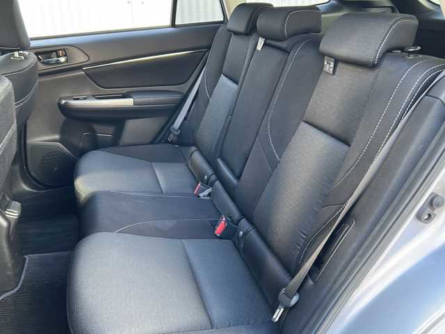 スバル レヴォーグ 1．6GT アイサイト Sスタイル 埼玉県 2017(平29)年 12万km アイスシルバーメタリック 登録時120051Km/アイサイト/4WD/社外メモリーナビ/フルセグ、CD、DVD、SD、iPod、BT、AUX、HDMI/運転席パワーシート/追従クルーズコントロール/革巻きハンドル/ステアリングスイッチ/レーンキープアシスト/衝突軽減装置システム/BSM/横滑り防止装置/社外カメラ(バック、左フロント)/ETC/LEDヘッドライト/オートライト/フォグランプ/電動格納ミラー/ウィンカーミラー/純正18インチアルミホイール/純正フロアマット/ドアバイザー/プッシュスタート/スマートキー×2/保証書/取説/ナビ取扱