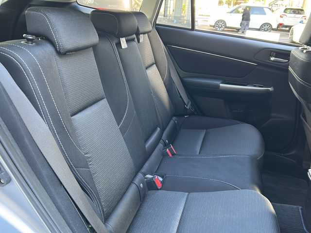 スバル レヴォーグ 1．6GT アイサイト Sスタイル 埼玉県 2017(平29)年 12万km アイスシルバーメタリック 登録時120051Km/アイサイト/4WD/社外メモリーナビ/フルセグ、CD、DVD、SD、iPod、BT、AUX、HDMI/運転席パワーシート/追従クルーズコントロール/革巻きハンドル/ステアリングスイッチ/レーンキープアシスト/衝突軽減装置システム/BSM/横滑り防止装置/社外カメラ(バック、左フロント)/ETC/LEDヘッドライト/オートライト/フォグランプ/電動格納ミラー/ウィンカーミラー/純正18インチアルミホイール/純正フロアマット/ドアバイザー/プッシュスタート/スマートキー×2/保証書/取説/ナビ取扱