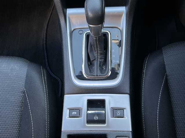 スバル レヴォーグ 1．6GT アイサイト Sスタイル 埼玉県 2017(平29)年 12万km アイスシルバーメタリック 登録時120051Km/アイサイト/4WD/社外メモリーナビ/フルセグ、CD、DVD、SD、iPod、BT、AUX、HDMI/運転席パワーシート/追従クルーズコントロール/革巻きハンドル/ステアリングスイッチ/レーンキープアシスト/衝突軽減装置システム/BSM/横滑り防止装置/社外カメラ(バック、左フロント)/ETC/LEDヘッドライト/オートライト/フォグランプ/電動格納ミラー/ウィンカーミラー/純正18インチアルミホイール/純正フロアマット/ドアバイザー/プッシュスタート/スマートキー×2/保証書/取説/ナビ取扱