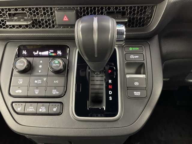 ホンダ ステップワゴン スパーダ 道央・札幌 2022(令4)年 2.6万km クリスタルブラックパール ・４WD/ホンダセンシング/・コンフォートビューパッケージ/・純正ナビ（LXM-237VFLi）/・11.4インチ純正ディーラーオプションナビ/・Bluetooth/CD/DVD/フルセグ・/・バックカメラ/・両側パワースライドドア/・アダプティブクルーズコントロール/・衝突被害軽減ブレーキ/・踏み間違い軽減/路外逸脱警報/・先行車発進お知らせ/標識認識機能/・ブラインドスポットモニター/・パワーバックドア/・LEDヘッドライト/オートライト/・オートマチックハイビーム/・前席シートヒーター/ハーフレザーシート/・プッシュスタート/スマートキー/・パドルシフト/電動パーキング/・ウォークスルー/革巻きステアリング/・ヘッドライトリベライザー