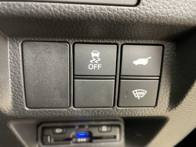 ホンダ ステップワゴン スパーダ 道央・札幌 2022(令4)年 2.6万km クリスタルブラックパール ・４WD/ホンダセンシング/・コンフォートビューパッケージ/・純正ナビ（LXM-237VFLi）/・11.4インチ純正ディーラーオプションナビ/・Bluetooth/CD/DVD/フルセグ・/・バックカメラ/・両側パワースライドドア/・アダプティブクルーズコントロール/・衝突被害軽減ブレーキ/・踏み間違い軽減/路外逸脱警報/・先行車発進お知らせ/標識認識機能/・ブラインドスポットモニター/・パワーバックドア/・LEDヘッドライト/オートライト/・オートマチックハイビーム/・前席シートヒーター/ハーフレザーシート/・プッシュスタート/スマートキー/・パドルシフト/電動パーキング/・ウォークスルー/革巻きステアリング/・ヘッドライトリベライザー