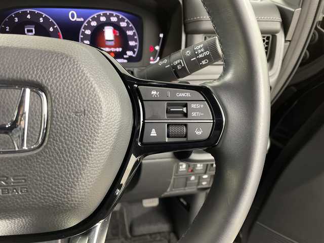 ホンダ ステップワゴン スパーダ 道央・札幌 2022(令4)年 2.6万km クリスタルブラックパール ・４WD/ホンダセンシング/・コンフォートビューパッケージ/・純正ナビ（LXM-237VFLi）/・11.4インチ純正ディーラーオプションナビ/・Bluetooth/CD/DVD/フルセグ・/・バックカメラ/・両側パワースライドドア/・アダプティブクルーズコントロール/・衝突被害軽減ブレーキ/・踏み間違い軽減/路外逸脱警報/・先行車発進お知らせ/標識認識機能/・ブラインドスポットモニター/・パワーバックドア/・LEDヘッドライト/オートライト/・オートマチックハイビーム/・前席シートヒーター/ハーフレザーシート/・プッシュスタート/スマートキー/・パドルシフト/電動パーキング/・ウォークスルー/革巻きステアリング/・ヘッドライトリベライザー