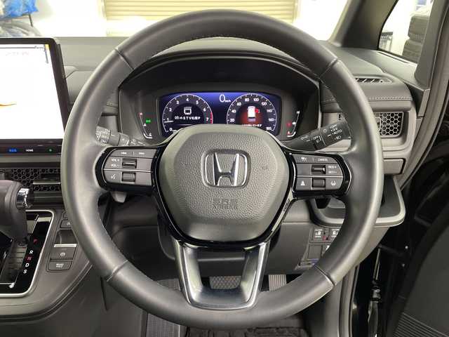 ホンダ ステップワゴン スパーダ 道央・札幌 2022(令4)年 2.6万km クリスタルブラックパール ・４WD/ホンダセンシング/・コンフォートビューパッケージ/・純正ナビ（LXM-237VFLi）/・11.4インチ純正ディーラーオプションナビ/・Bluetooth/CD/DVD/フルセグ・/・バックカメラ/・両側パワースライドドア/・アダプティブクルーズコントロール/・衝突被害軽減ブレーキ/・踏み間違い軽減/路外逸脱警報/・先行車発進お知らせ/標識認識機能/・ブラインドスポットモニター/・パワーバックドア/・LEDヘッドライト/オートライト/・オートマチックハイビーム/・前席シートヒーター/ハーフレザーシート/・プッシュスタート/スマートキー/・パドルシフト/電動パーキング/・ウォークスルー/革巻きステアリング/・ヘッドライトリベライザー