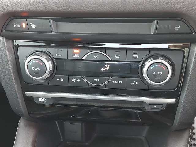 マツダ アテンザ セダン XD Lパッケージ 千葉県 2015(平27)年 12.3万km ジェットブラックマイカ (株)IDOMが運営する【じしゃロン八千代店】の自社ローン専用車両になります。/こちらは現金またはオートローンご利用時の価格です。自社ローンご希望の方は別途その旨お申付け下さい/KENSTYLEフルエアロ/BOSEサウンド/衝突軽減ブレーキ/レーンキープアシスト/クリアランスソナー/ブラインドスポットアシスト/ヘッドアップディスプレイ/レーダークルーズコントロール/純正SDナビ/バックカメラ/レザーシート/シートヒーター/パワーシート/キセノンヘッドライト/ビルトインETC/電子パーキングホールド/純正１９インチアルミ