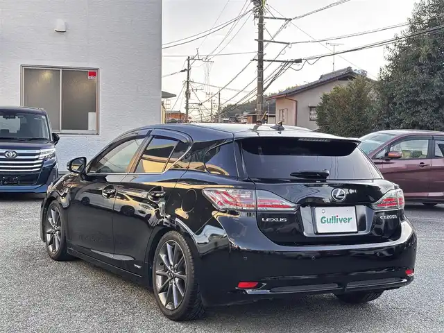 レクサス ＣＴ 200h Fスポーツ 熊本県 2011(平23)年 11.2万km ブラック 純正ナビ/【フルセグTV/CD/DVD】/バックカメラ/クルーズコントロール/コーナーセンサー/パドルシフト/シートヒーター/純正17インチAW/ビルトインETC/オートライト/電動格納ミラー/プッシュスタート/ステアリングスイッチ/革巻きステアリング/純正フロアマット/横滑り防止/盗難防止装置/取扱説明書