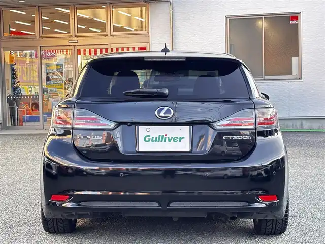 レクサス ＣＴ 200h Fスポーツ 熊本県 2011(平23)年 11.2万km ブラック 純正ナビ/【フルセグTV/CD/DVD】/バックカメラ/クルーズコントロール/コーナーセンサー/パドルシフト/シートヒーター/純正17インチAW/ビルトインETC/オートライト/電動格納ミラー/プッシュスタート/ステアリングスイッチ/革巻きステアリング/純正フロアマット/横滑り防止/盗難防止装置/取扱説明書