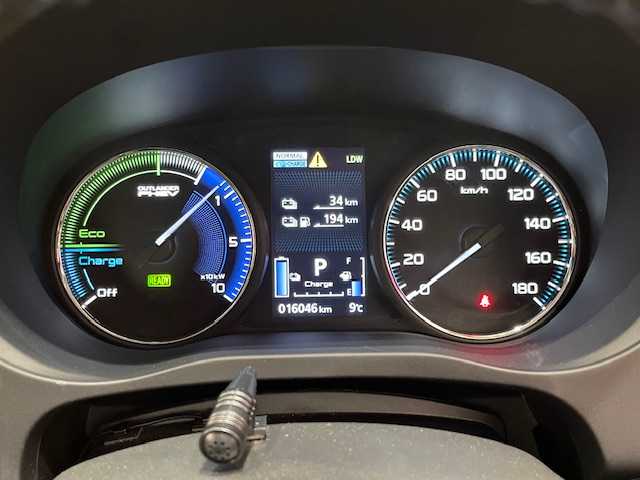 三菱 アウトランダー ＰＨＥＶ G プラスパッケージ 埼玉県 2019(令1)年 1.6万km シルキーホワイト 三菱e-Assist /社外メモリナビ/　　CD/DVD/BT/フルセグ /全方位カメラ /パワーバックドア /レーダークルーズコントロール /LEDオートライト /ハーフレザーシート /シートヒーター /パワーシート /純正18インチアルミホイール/ブラインドスポットモニター/パドルシフト/ステアリングスイッチ/ETC