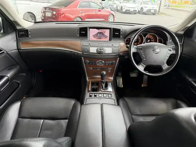 日産 フーガ 350GT スポーツパッケージ 京都府 2004(平16)年 7.9万km ホワイトパール BOSEサウンドシステム/黒革シート/前席エアーシート/シートヒーター/純正DVDマルチナビ、TV/バック、サイドカメラ/クルーズコントロール/ステアリングスイッチ/ビルトインETC/前席パワーシート/運転席メモリーシート/助手席オットマン/社外車高調/社外エアロ/純正19インチアルミホイール/スペアキー