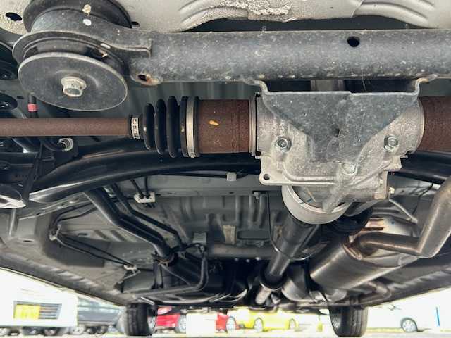 ホンダ Ｎ ＢＯＸ カスタム L 道東・釧路十勝 2023(令5)年 1.1万km プラチナホワイトパール 4WD/純正メモリーナビ/  (DVD/CD/フルセグTV/Bluetooth)/バックカメラ/ホンダセンシング/  衝突軽減ブレーキ(CMBS)/  誤発進抑制機能/  歩行者事故低減ステアリング/  路外逸脱抑制機能/  アダプティブクルーズコントロール(ACC)/  車線維持支援システム(LKAS)/  先行車発進お知らせ機能/  標識認識機能/  後方誤発進抑制機能/  オートハイビーム/  パーキングセンサーシステム/LEDヘッドライト/フォグライト/サイド/カーテンエアバック/後席シートベルト締め忘れ警告灯/片側パワースライドドア/USBソケット/ステアリングリモコン/コーナーセンサー/シートヒーター/ミラーヒーター/ウィンカーミラー/電動格納ミラー/横滑り防止装置/ベンチシート/ドアバイザー/純正フロアマット/運転席シートリフター/スマートキー/エンジンプッシュスタート/スペアキー/純正14インチアルミホイール/取扱説明書/保証書/ナビ取説