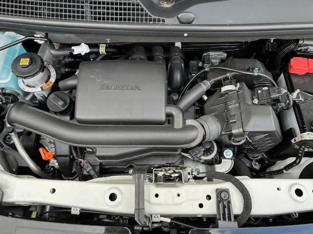 ホンダ Ｎ ＢＯＸ カスタム L 道東・釧路十勝 2023(令5)年 1.1万km プラチナホワイトパール 4WD/純正メモリーナビ/  (DVD/CD/フルセグTV/Bluetooth)/バックカメラ/ホンダセンシング/  衝突軽減ブレーキ(CMBS)/  誤発進抑制機能/  歩行者事故低減ステアリング/  路外逸脱抑制機能/  アダプティブクルーズコントロール(ACC)/  車線維持支援システム(LKAS)/  先行車発進お知らせ機能/  標識認識機能/  後方誤発進抑制機能/  オートハイビーム/  パーキングセンサーシステム/LEDヘッドライト/フォグライト/サイド/カーテンエアバック/後席シートベルト締め忘れ警告灯/片側パワースライドドア/USBソケット/ステアリングリモコン/コーナーセンサー/シートヒーター/ミラーヒーター/ウィンカーミラー/電動格納ミラー/横滑り防止装置/ベンチシート/ドアバイザー/純正フロアマット/運転席シートリフター/スマートキー/エンジンプッシュスタート/スペアキー/純正14インチアルミホイール/取扱説明書/保証書/ナビ取説