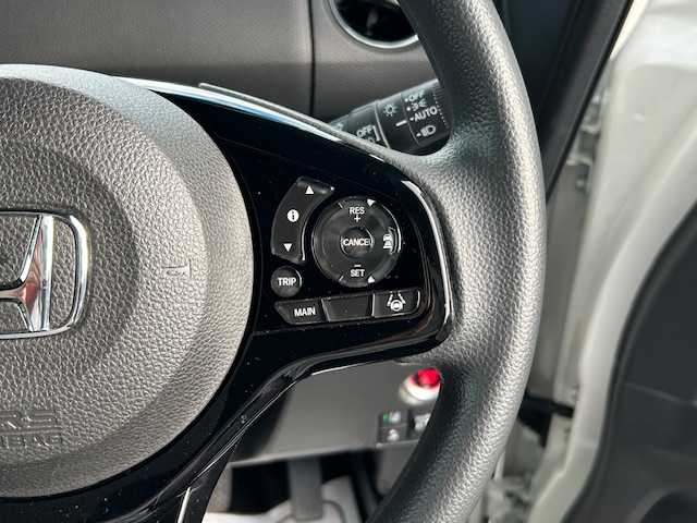 ホンダ Ｎ ＢＯＸ カスタム L 道東・釧路十勝 2023(令5)年 1.1万km プラチナホワイトパール 4WD/純正メモリーナビ/  (DVD/CD/フルセグTV/Bluetooth)/バックカメラ/ホンダセンシング/  衝突軽減ブレーキ(CMBS)/  誤発進抑制機能/  歩行者事故低減ステアリング/  路外逸脱抑制機能/  アダプティブクルーズコントロール(ACC)/  車線維持支援システム(LKAS)/  先行車発進お知らせ機能/  標識認識機能/  後方誤発進抑制機能/  オートハイビーム/  パーキングセンサーシステム/LEDヘッドライト/フォグライト/サイド/カーテンエアバック/後席シートベルト締め忘れ警告灯/片側パワースライドドア/USBソケット/ステアリングリモコン/コーナーセンサー/シートヒーター/ミラーヒーター/ウィンカーミラー/電動格納ミラー/横滑り防止装置/ベンチシート/ドアバイザー/純正フロアマット/運転席シートリフター/スマートキー/エンジンプッシュスタート/スペアキー/純正14インチアルミホイール/取扱説明書/保証書/ナビ取説