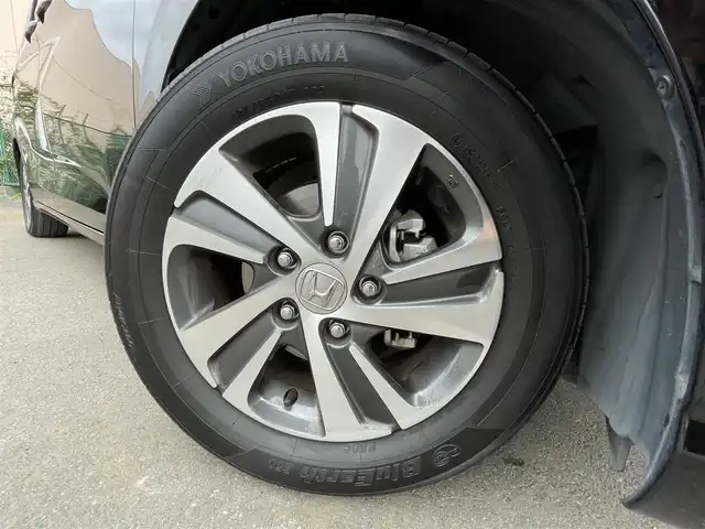 ホンダ フリード＋ G ホンダセンシング 東京都 2022(令4)年 6万km クリスタルブラックパール 純正Gathersナビ/バックカメラ/ETC/アダプティブクルーズコントロール/スマートキー/スペアキー/前後ドライブレコーダー/純正フロアマット/ハーフレザーシート/シートヒーター/両側パワースライドドア/純正15インチアルミホイール/後ろコーナーセンサー/純正LEDヘッドライト/Bluetooth/フルセグテレビ/MSV/USB入力端子