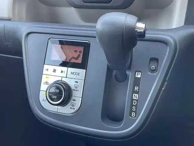 トヨタ パッソ モーダ　Gパッケージ 佐賀県 2017(平29)年 10.3万km ブラックマイカメタリック/ダークエメラルドマイカ 2トーン 純正7インチSDナビゲーション/・フルセグTV/AM/FM/DISC/SD/SDREC/Bluetooth/バックカメラ/前方ドライブレコーダー/ビルトインETC/ISOFIX対応/純正14インチアルミホイール/純正LEDヘッドライト/純正フォグライト/ドアバイザー/トヨタセーフティーセンス/・プリクラッシュセーフティー/・ブラインドスポットモニター/・レーンディーパーチャーアラート/・クリアランスソナー/・先行車発進アラーム/。ロードサインアシスト