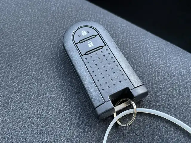 トヨタ パッソ モーダ　Gパッケージ 佐賀県 2017(平29)年 10.3万km ブラックマイカメタリック/ダークエメラルドマイカ 2トーン 純正7インチSDナビゲーション/・フルセグTV/AM/FM/DISC/SD/SDREC/Bluetooth/バックカメラ/前方ドライブレコーダー/ビルトインETC/ISOFIX対応/純正14インチアルミホイール/純正LEDヘッドライト/純正フォグライト/ドアバイザー/トヨタセーフティーセンス/・プリクラッシュセーフティー/・ブラインドスポットモニター/・レーンディーパーチャーアラート/・クリアランスソナー/・先行車発進アラーム/。ロードサインアシスト