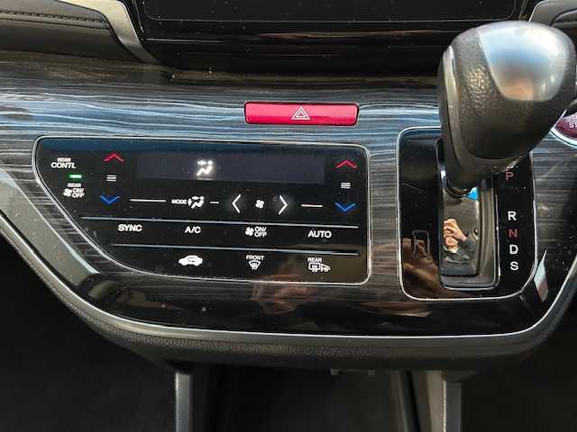 ホンダ オデッセイ アブソルート EX 東京都 2014(平26)年 8.4万km クリスタルブラックパール 純正ナビ/　＜フルセグTV/CD/DVD/Bluetooth/HDMI＞/全方位カメラ/ETC/フリップダウンモニター/両側パワースライド/衝突軽減ブレーキ/レーダークルーズ/ブラインドスポットモニター/革シート/前席シートヒーター/革巻きステアリング/純正フロアマット/ドアバイザー/取扱説明書/保証書