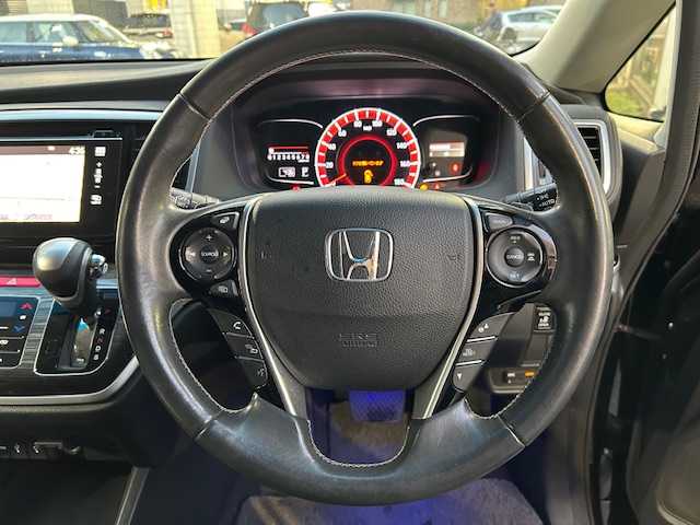 ホンダ オデッセイ アブソルート EX 東京都 2014(平26)年 8.4万km クリスタルブラックパール 純正ナビ/　＜フルセグTV/CD/DVD/Bluetooth/HDMI＞/全方位カメラ/ETC/フリップダウンモニター/両側パワースライド/衝突軽減ブレーキ/レーダークルーズ/ブラインドスポットモニター/革シート/前席シートヒーター/革巻きステアリング/純正フロアマット/ドアバイザー/取扱説明書/保証書