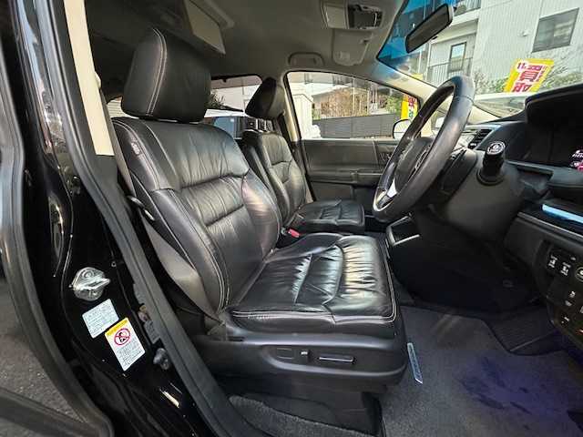 ホンダ オデッセイ アブソルート EX 東京都 2014(平26)年 8.4万km クリスタルブラックパール 純正ナビ/　＜フルセグTV/CD/DVD/Bluetooth/HDMI＞/全方位カメラ/ETC/フリップダウンモニター/両側パワースライド/衝突軽減ブレーキ/レーダークルーズ/ブラインドスポットモニター/革シート/前席シートヒーター/革巻きステアリング/純正フロアマット/ドアバイザー/取扱説明書/保証書