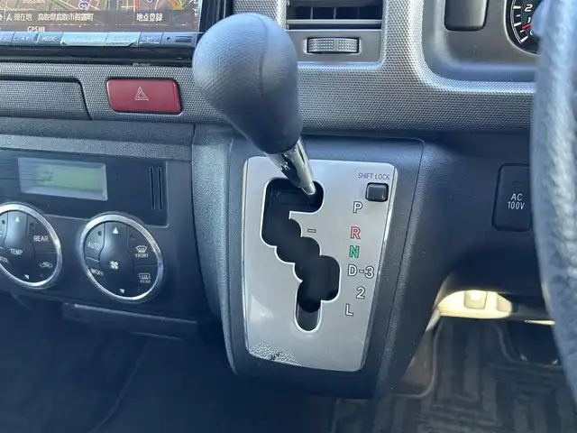 トヨタ ハイエース GL ロング 鳥取県 2012(平24)年 9.7万km ブラックマイカ ALPINE8型ナビ/フルセグ/DVD/CD/BT/バックカメラ・ETC/ALPINEフリップダウンモニター/社外16インチアルミホイール/片側パワースライドドア/キセノンライト/フォグライト/レザー調シートカバー/100V電源/キーレスキー/フロアマット/ドアバイザー/スペアキー2本