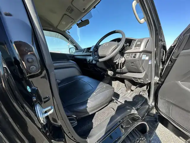 トヨタ ハイエース GL ロング 鳥取県 2012(平24)年 9.7万km ブラックマイカ ALPINE8型ナビ/フルセグ/DVD/CD/BT/バックカメラ・ETC/ALPINEフリップダウンモニター/社外16インチアルミホイール/片側パワースライドドア/キセノンライト/フォグライト/レザー調シートカバー/100V電源/キーレスキー/フロアマット/ドアバイザー/スペアキー2本