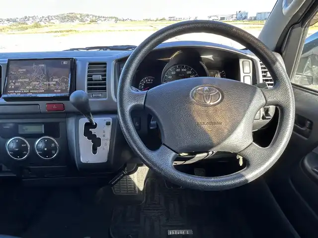 トヨタ ハイエース GL ロング 鳥取県 2012(平24)年 9.7万km ブラックマイカ ALPINE8型ナビ/フルセグ/DVD/CD/BT/バックカメラ・ETC/ALPINEフリップダウンモニター/社外16インチアルミホイール/片側パワースライドドア/キセノンライト/フォグライト/レザー調シートカバー/100V電源/キーレスキー/フロアマット/ドアバイザー/スペアキー2本