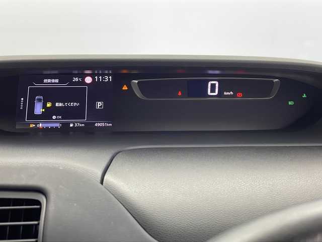 日産 セレナ ハイウェイスターVセレクションⅡ 鹿児島県 2018(平30)年 4.9万km ブリリアントホワイトパール セーフティパックB/・プロパイロット/・ステアリングスイッチ/・電動パーキングブレーキ/・オートブレーキホールド/・インテリジェントアラウンドビューモニター/・インテリジェントDA/・SRSカーテンエアバック/・ヒーター付きドアミラー/・パーキングアシスト/・踏み間違い防止アシスト/・標識検知機能/・フロント＆バッグソナー/・インテリジェントルームミラー/エマージェンシーブレーキ/LDW（車線逸脱警報）/ハンズフリー両側パワースライドドア/純正9型ナビ（MM518D-L）/・CD/DVD/Blu-ray/・Bluetooth/・フルセグTV/・SD音楽録音/・USB/純正１１型フリップダウンモニター/革巻きステアリング/ステアリングスイッチ/スマートキー＆プッシュスタート/アイドリングストップ/パーソナルテーブル(2/3列目)/USB電源ソケット(2/3列目)/ロールサンシェード/LEDヘッドライト/フォグランプ/オートライト/ウィンカー付電動格納ミラー/ビルトインETC/前方ドライブレコーダー/純正16インチアルミホイール（195/60/R16）/エアバッグ(運転席/助手席/サイド/カーテン)