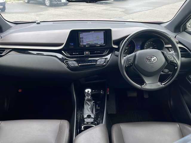 トヨタ Ｃ－ＨＲ G－T 新潟県 2017(平29)年 5.3万km ブラック/センシュアルレッドマイカ 2トーン 追従型クルーズコントロール/ハーフレザーシート/運転席・助手席シートヒーター/ブラインドスポットモニター/レーンアシスト/メモリナビ（AVIC-RZ102）/LEDヘッドライト/プッシュスタート/ETC/ドアバイザー/純正フロアマット/横滑り防止装置/レーンキープアシスト/スペアキー