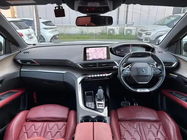プジョー ３００８ GT ブルー HDi レッドナッパ 山梨県 2022(令4)年 2.1万km パール 当店買取車/赤革/パノラマSR/ディーラーOPメモリナビ/全周囲カメラ/アンビエントライト/電動リアゲート/マッサージシート/前席シートヒーター/フルセグTV/AppleCarplay/AndroidoAuto/純正18インチAW/LEDヘッドライト