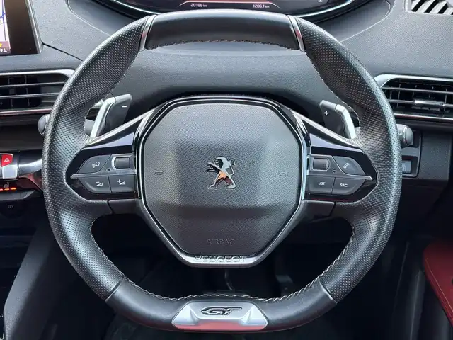 プジョー ３００８ GT ブルー HDi レッドナッパ 山梨県 2022(令4)年 2.1万km パール 当店買取車/赤革/パノラマSR/ディーラーOPメモリナビ/全周囲カメラ/アンビエントライト/電動リアゲート/マッサージシート/前席シートヒーター/フルセグTV/AppleCarplay/AndroidoAuto/純正18インチAW/LEDヘッドライト