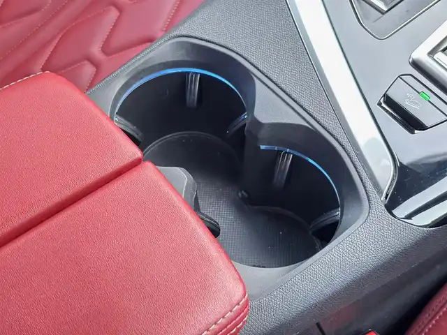 プジョー ３００８ GT ブルー HDi レッドナッパ 山梨県 2022(令4)年 2.1万km パール 当店買取車/赤革/パノラマSR/ディーラーOPメモリナビ/全周囲カメラ/アンビエントライト/電動リアゲート/マッサージシート/前席シートヒーター/フルセグTV/AppleCarplay/AndroidoAuto/純正18インチAW/LEDヘッドライト