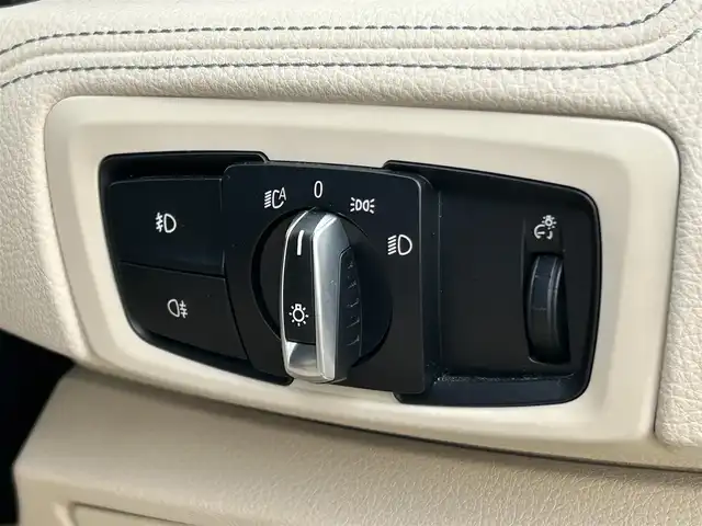 ＢＭＷ ２１８ｄ アクティブツアラー ラグジュアリー 福岡県 2017(平29)年 5.2万km ミネラルホワイト インテリジェントセーフティ/レーンディパーチャーウォーニング/コンフォートパッケージ/ベージュ革/D/Nシートヒーター/純正ナビ/Bluetooth/バックカメラ/パワーバックドア/ステアリングスイッチ/パワーシート/オートライト/オートワイパー/ドライブレコーダー　/純正16インチアルミホイール/ミラー一体型ETC/取扱説明書/保証書/スペアキー×1