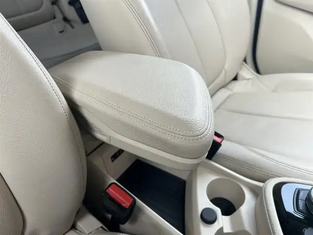ＢＭＷ ２１８ｄ アクティブツアラー ラグジュアリー 福岡県 2017(平29)年 5.2万km ミネラルホワイト インテリジェントセーフティ/レーンディパーチャーウォーニング/コンフォートパッケージ/ベージュ革/D/Nシートヒーター/純正ナビ/Bluetooth/バックカメラ/パワーバックドア/ステアリングスイッチ/パワーシート/オートライト/オートワイパー/ドライブレコーダー　/純正16インチアルミホイール/ミラー一体型ETC/取扱説明書/保証書/スペアキー×1