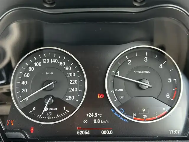 ＢＭＷ ２１８ｄ アクティブツアラー ラグジュアリー 福岡県 2017(平29)年 5.2万km ミネラルホワイト インテリジェントセーフティ/レーンディパーチャーウォーニング/コンフォートパッケージ/ベージュ革/D/Nシートヒーター/純正ナビ/Bluetooth/バックカメラ/パワーバックドア/ステアリングスイッチ/パワーシート/オートライト/オートワイパー/ドライブレコーダー　/純正16インチアルミホイール/ミラー一体型ETC/取扱説明書/保証書/スペアキー×1