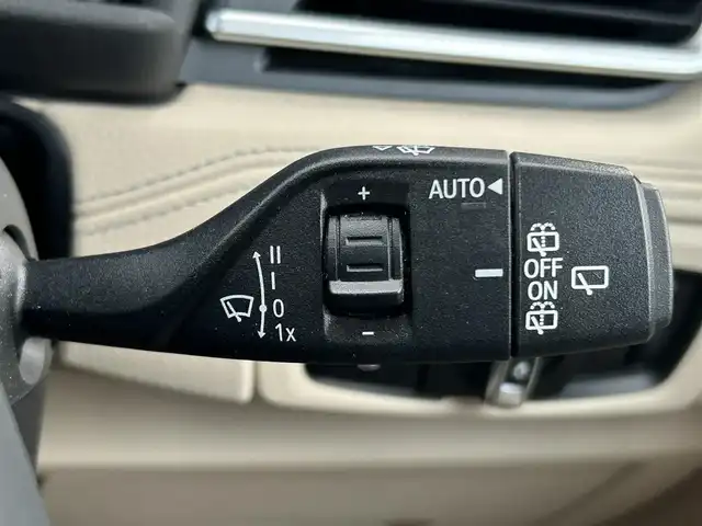 ＢＭＷ ２１８ｄ アクティブツアラー ラグジュアリー 福岡県 2017(平29)年 5.2万km ミネラルホワイト インテリジェントセーフティ/レーンディパーチャーウォーニング/コンフォートパッケージ/ベージュ革/D/Nシートヒーター/純正ナビ/Bluetooth/バックカメラ/パワーバックドア/ステアリングスイッチ/パワーシート/オートライト/オートワイパー/ドライブレコーダー　/純正16インチアルミホイール/ミラー一体型ETC/取扱説明書/保証書/スペアキー×1