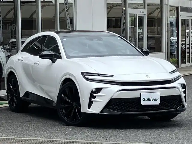 トヨタ クラウン スポーツ Z 山口県 2024(令6)年 0.4万km プレシャスホワイトパール ワンオーナー/12.3インチHDディスプレイナビ・TV/AppleCarpPlay/AndroidAuto/パノラミックビューカメラ/パノラマガラスルーフ/クロ革シート/シートベンチレーション/ヒーター/パワーシート/アドバンストパーク/プリクラッシュセーフティ/レーンディパーチャーアラート/ブラインドスポットモニター/プロアクティブドライビングアシスト/リアクロストラフィックアラート/リアカメラディテクション/ヘッドアップディスプレイ/パーキングサポートブレーキ/レーダークルーズコントロール/LEDオートライト/ETC2.0/スマートキー/置くだけ充電/デジタルインナーミラー/ハンズフリーパワーバックドア/21inアルミホイール