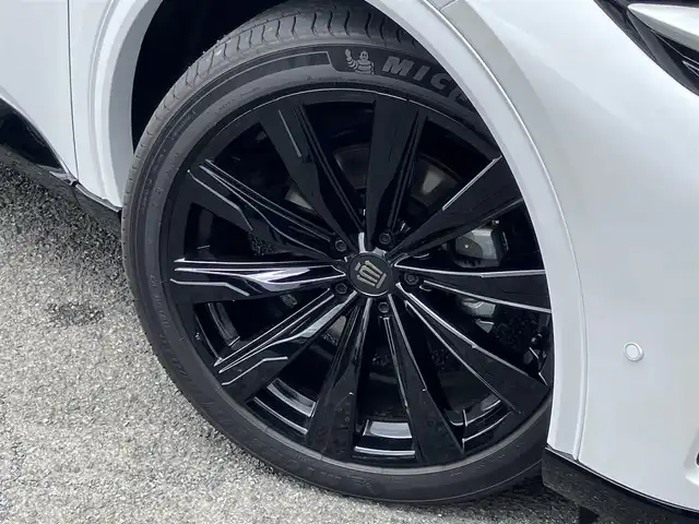 トヨタ クラウン スポーツ Z 山口県 2024(令6)年 0.4万km プレシャスホワイトパール ワンオーナー/12.3インチHDディスプレイナビ・TV/AppleCarpPlay/AndroidAuto/パノラミックビューカメラ/パノラマガラスルーフ/クロ革シート/シートベンチレーション/ヒーター/パワーシート/アドバンストパーク/プリクラッシュセーフティ/レーンディパーチャーアラート/ブラインドスポットモニター/プロアクティブドライビングアシスト/リアクロストラフィックアラート/リアカメラディテクション/ヘッドアップディスプレイ/パーキングサポートブレーキ/レーダークルーズコントロール/LEDオートライト/ETC2.0/スマートキー/置くだけ充電/デジタルインナーミラー/ハンズフリーパワーバックドア/21inアルミホイール