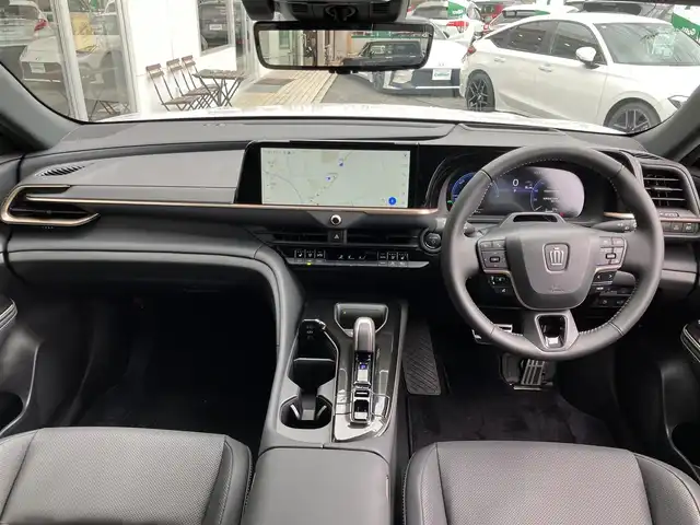 トヨタ クラウン スポーツ Z 山口県 2024(令6)年 0.4万km プレシャスホワイトパール ワンオーナー/12.3インチHDディスプレイナビ・TV/AppleCarpPlay/AndroidAuto/パノラミックビューカメラ/パノラマガラスルーフ/クロ革シート/シートベンチレーション/ヒーター/パワーシート/アドバンストパーク/プリクラッシュセーフティ/レーンディパーチャーアラート/ブラインドスポットモニター/プロアクティブドライビングアシスト/リアクロストラフィックアラート/リアカメラディテクション/ヘッドアップディスプレイ/パーキングサポートブレーキ/レーダークルーズコントロール/LEDオートライト/ETC2.0/スマートキー/置くだけ充電/デジタルインナーミラー/ハンズフリーパワーバックドア/21inアルミホイール