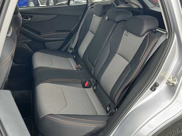 スバル インプレッサ ＸＶ 1．6i－L アイサイト 道北・旭川 2021(令3)年 0.4万km アイスシルバーメタリック ワンオーナー/社外ナビ(CD/DVD/BT/SD/フルセグ)/バックカメラ/4WD/オートライト/パドルシフト/衝突軽減ブレーキ/レーンキープアシスト/横滑り防止/革巻きステアリング/ステアリングスイッチ/ドライブレコーダー/BSM/LED/AVH/禁煙車/フォグランプ/取説/保証書/純正フロアマット/ドアバイザー