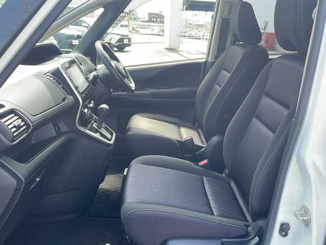 日産 セレナ ハイウェイスターVセレクションⅡ 三重県 2019(平31)年 4.5万km ブリリアントホワイトパール 純正９インチナビ　ＴＶ／ＢＴ／ＣＤ／ＤＶＤ／ＢＤ　全方位カメラ　禁煙車　ビルトインＥＴＣ　衝突軽減ブレーキ　ステアリングスイッチ　純正フロアマット　前方ドラレコ　スペアキー　オートライト　フォグランプ