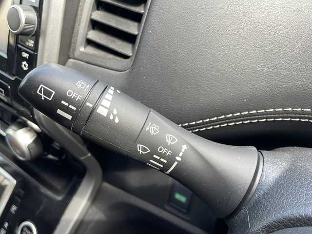 日産 セレナ ハイウェイスターVセレクションⅡ 三重県 2019(平31)年 4.5万km ブリリアントホワイトパール 純正９インチナビ　ＴＶ／ＢＴ／ＣＤ／ＤＶＤ／ＢＤ　全方位カメラ　禁煙車　ビルトインＥＴＣ　衝突軽減ブレーキ　ステアリングスイッチ　純正フロアマット　前方ドラレコ　スペアキー　オートライト　フォグランプ