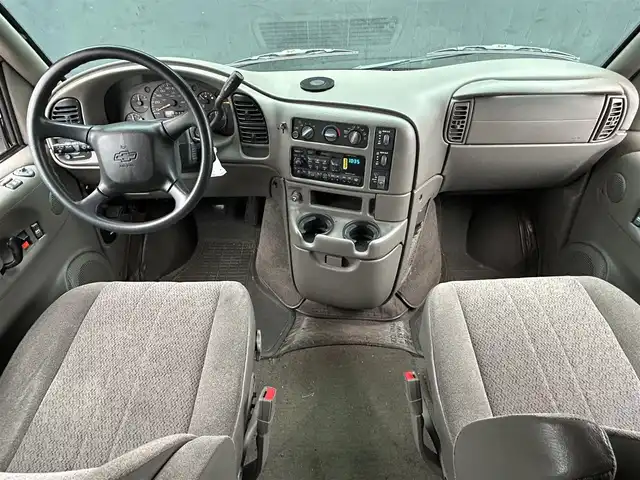 シボレー アストロ LS 茨城県 2004(平16)年 6.8万km ゴールド 〇ワンオーナー/〇ディーラー車/〇4WD/〇VORTECエンジン/〇純正AW/〇GEOLANDAR A/T/〇ETC/〇クルーズコントロール/〇パワーシート/〇リモコンキー
