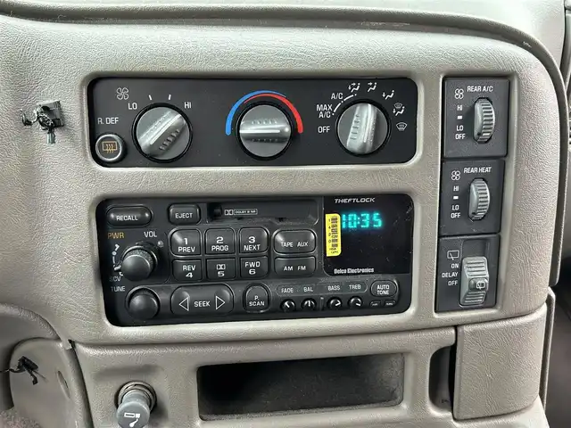シボレー アストロ LS 茨城県 2004(平16)年 6.8万km ゴールド 〇ワンオーナー/〇ディーラー車/〇4WD/〇VORTECエンジン/〇純正AW/〇GEOLANDAR A/T/〇ETC/〇クルーズコントロール/〇パワーシート/〇リモコンキー
