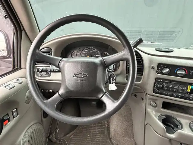 シボレー アストロ LS 茨城県 2004(平16)年 6.8万km ゴールド 〇ワンオーナー/〇ディーラー車/〇4WD/〇VORTECエンジン/〇純正AW/〇GEOLANDAR A/T/〇ETC/〇クルーズコントロール/〇パワーシート/〇リモコンキー